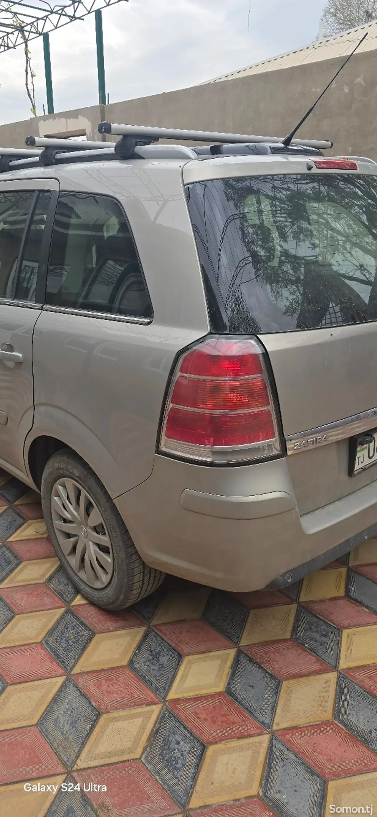 Opel Zafira 2006 · 2.2 MT