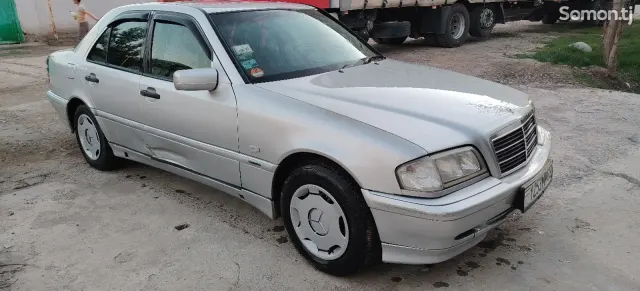 Mercedes-Benz C class 1998 · 2.2 MT