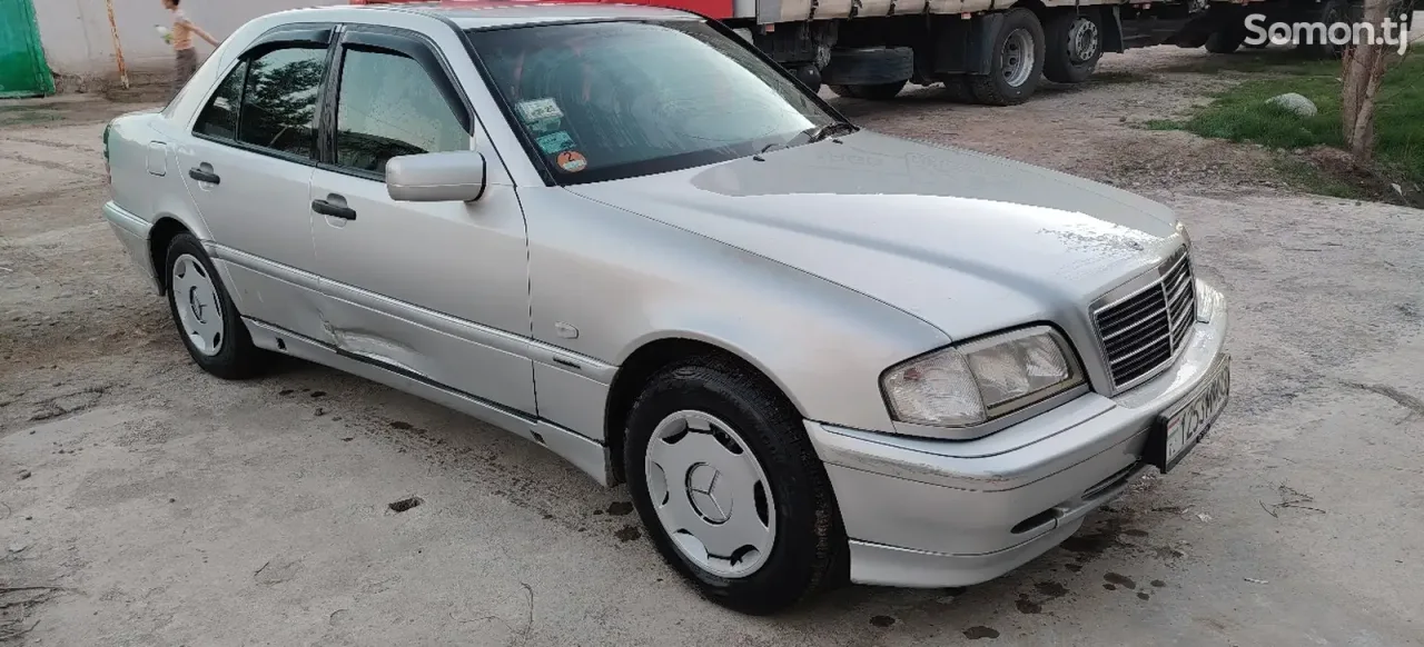 Mercedes-Benz C class 1998 · 2.2 MT