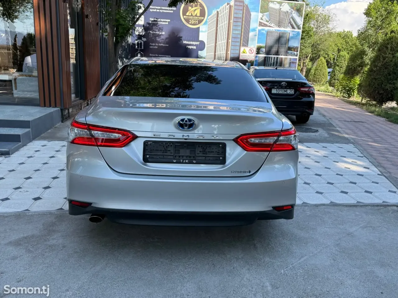 Toyota Camry 2018 · 2.5 AT