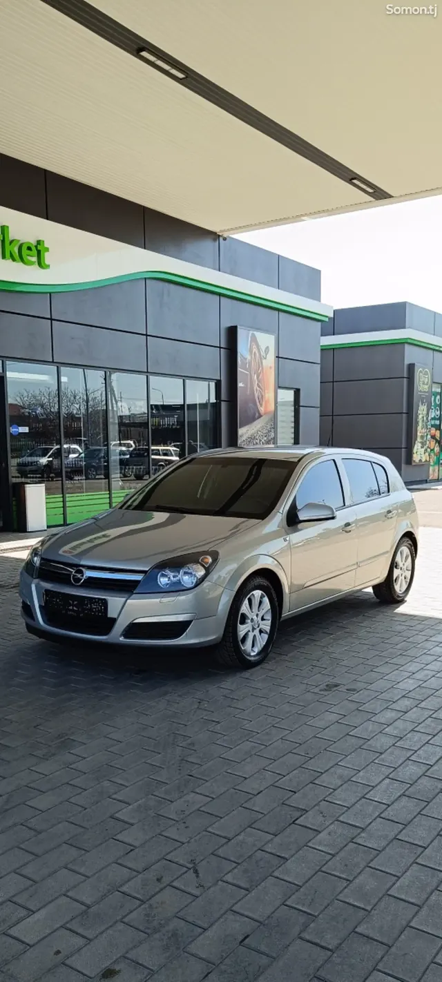 Opel Astra H 2006 · 1.6 MT