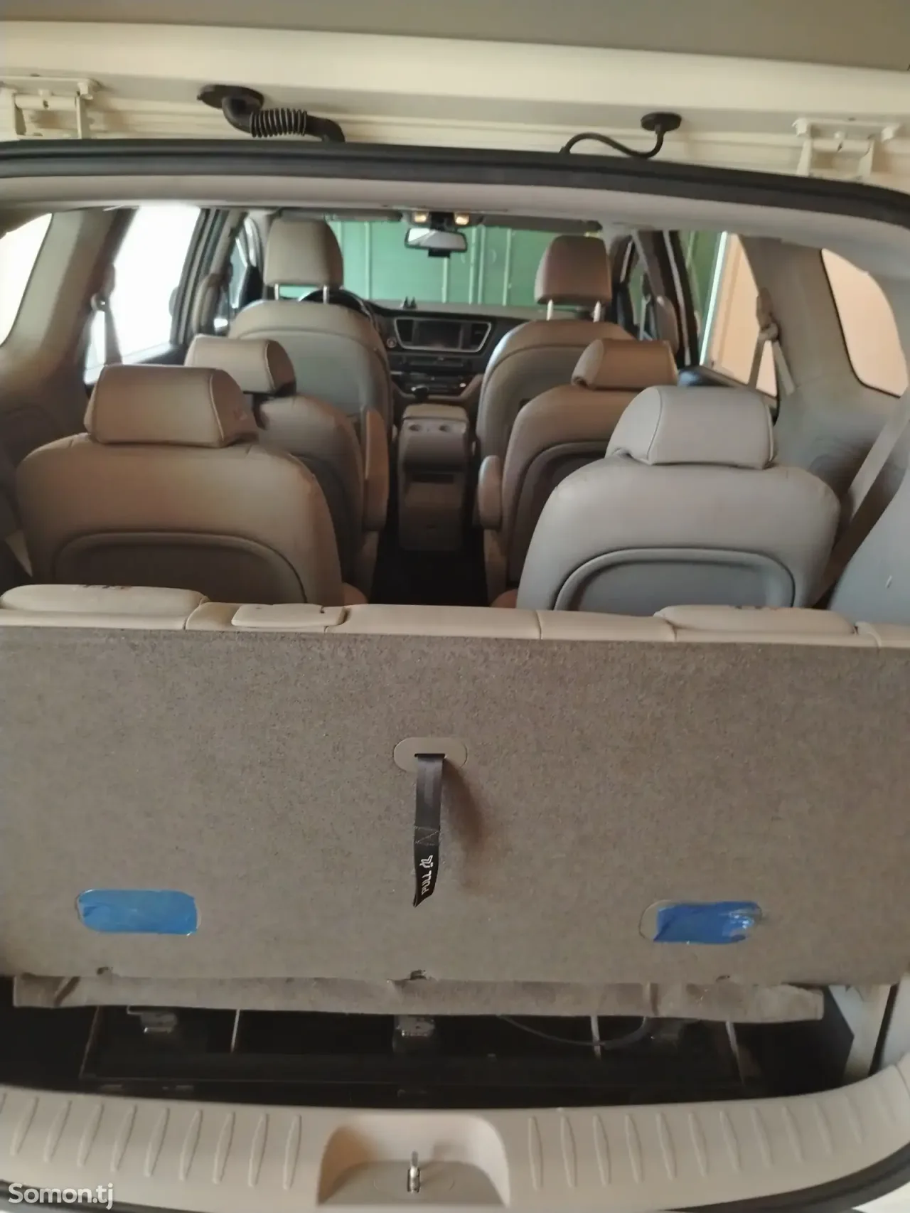 Kia Carnival 2015 · 2.2 AT