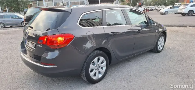 Opel Astra J 2015 · 1.4 MT