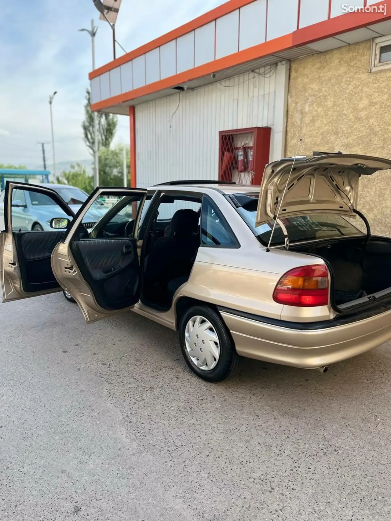 Opel Astra F 1997 · 1.6 MT