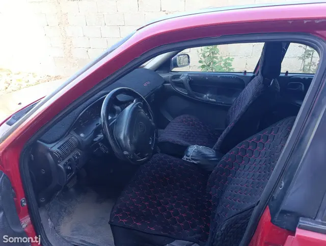 Opel Astra F 1997 · 1.6 AT