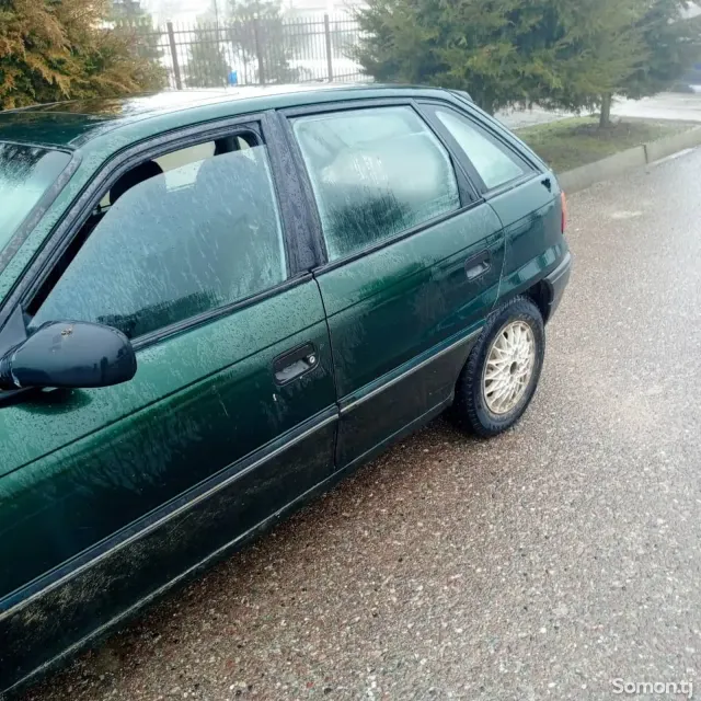 Opel Astra F 1996 · 1.6 MT