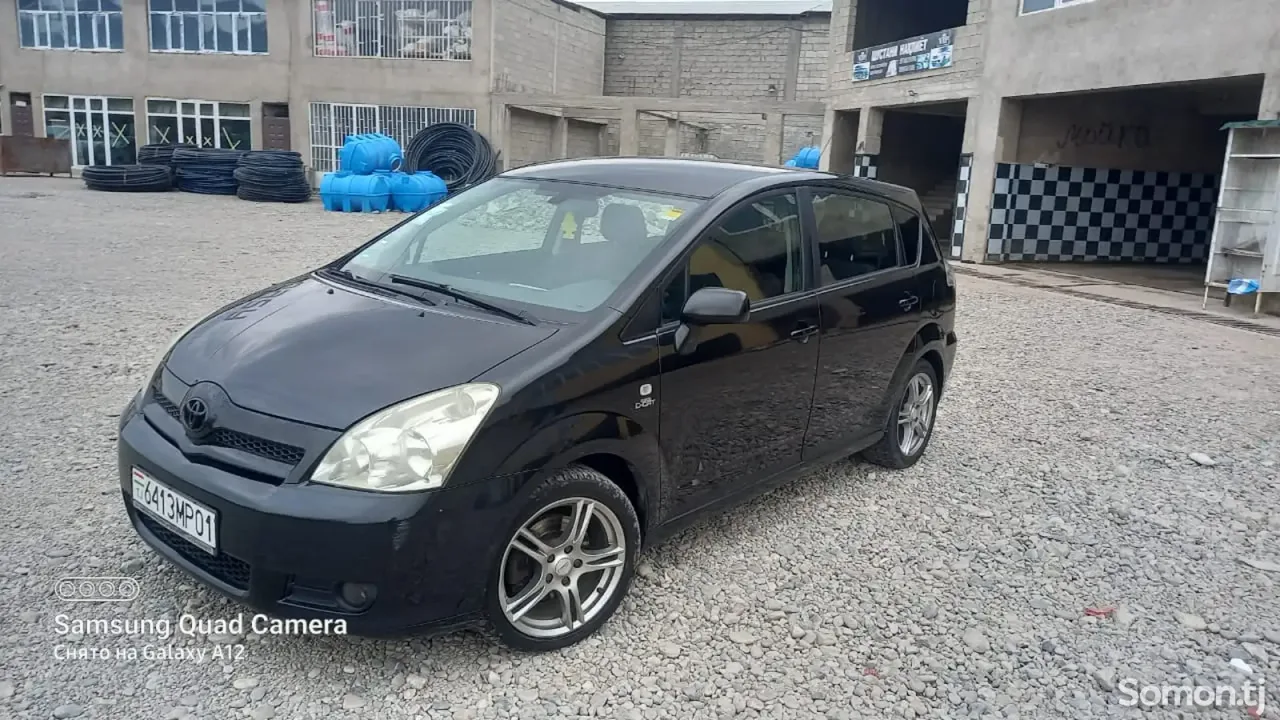 Toyota Corolla Verso 2006 · 2.2 MT