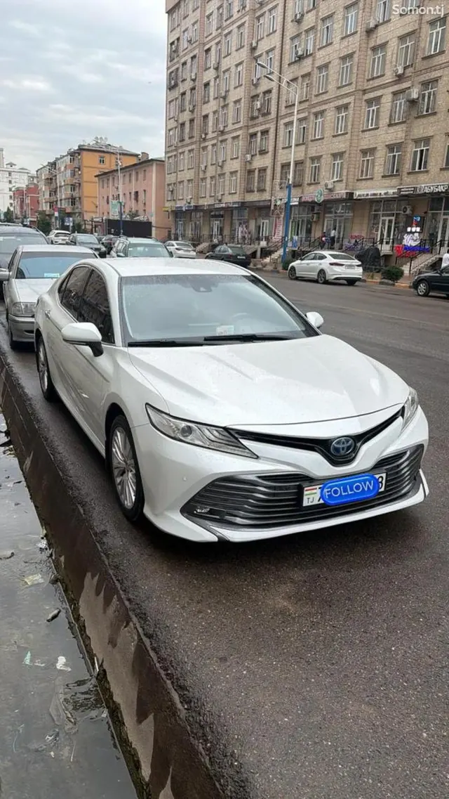 Toyota Camry 2018 · 2.5 AT
