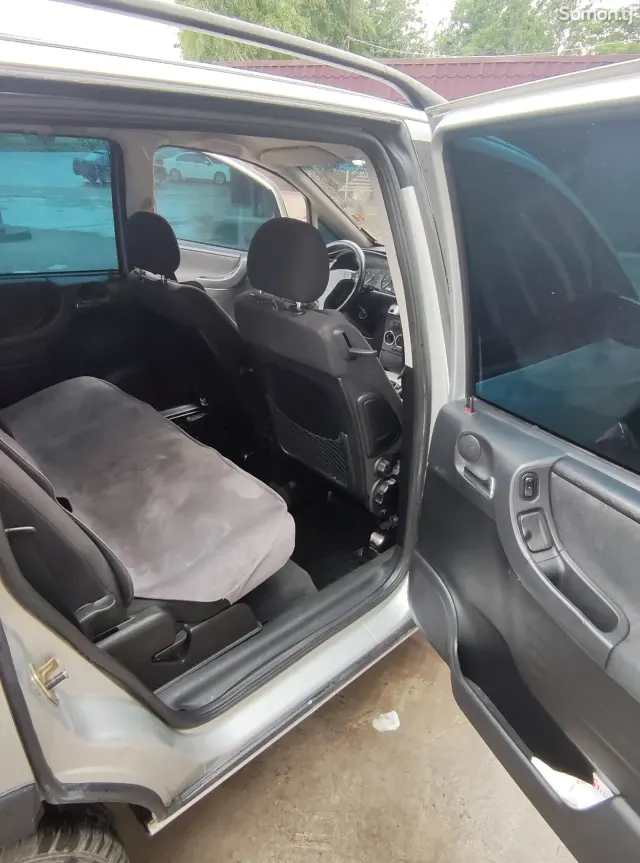 Opel Zafira 2000 · 1.8 AT