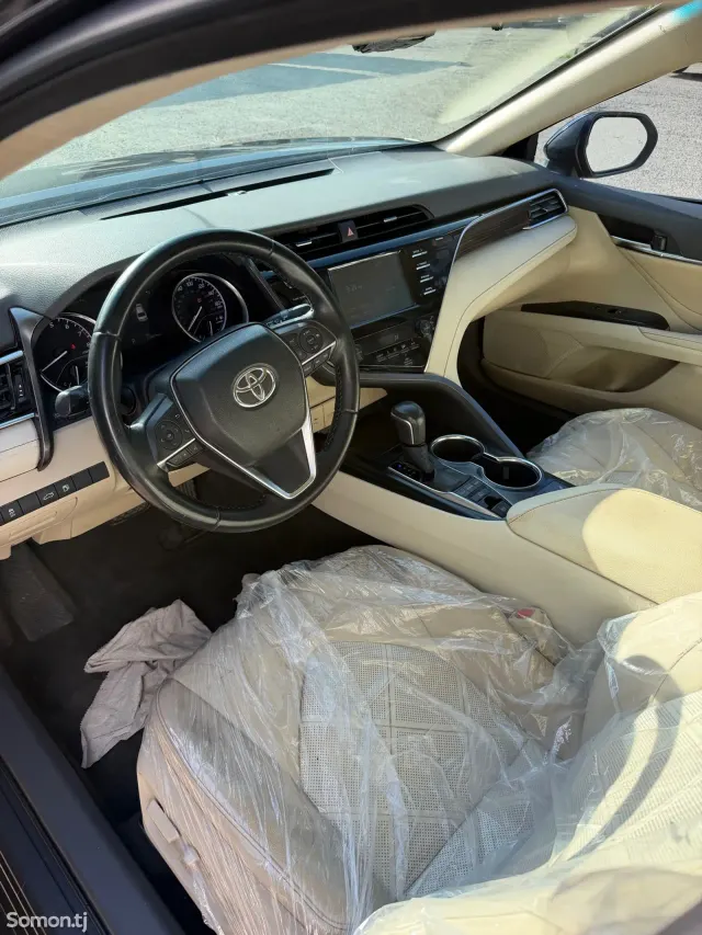 Toyota Camry 2017 · 2.5 AT