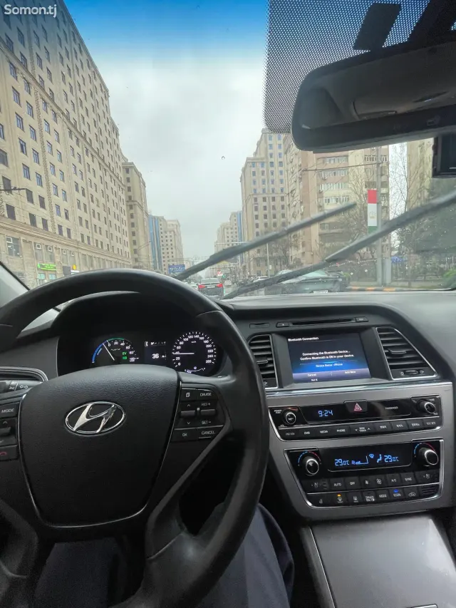 Hyundai Sonata 2015 · 2.0 AT