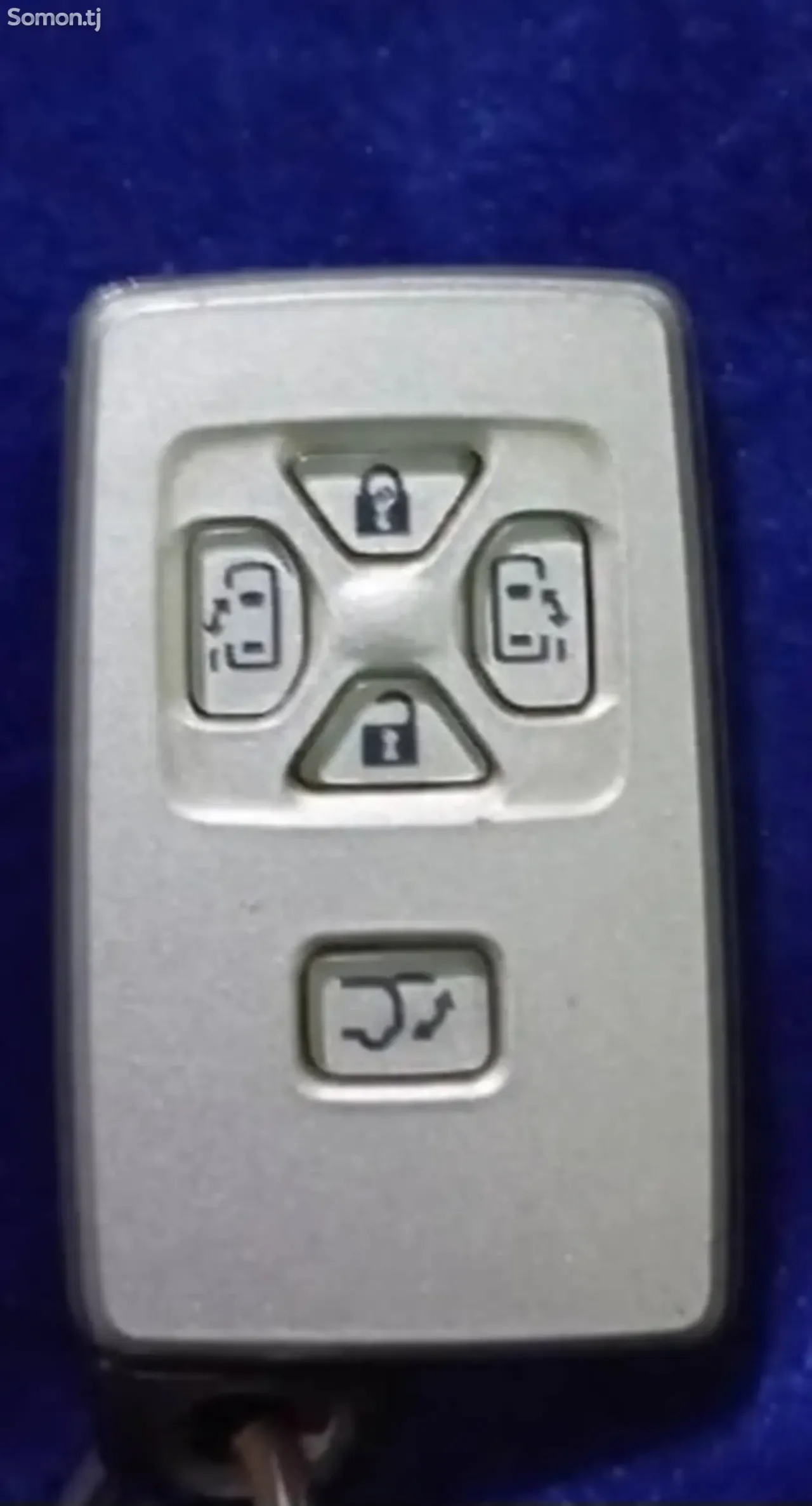 Toyota Vellfire 2010 · 2.4 AT