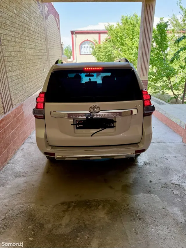 Toyota Land Cruiser Prado 2011 · 4.0 AT