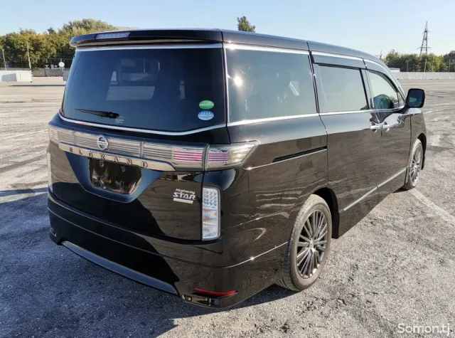 Nissan Elgrand 2015 · 2.5 CVT