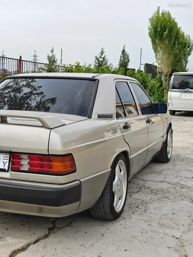 Mercedes-Benz W201 1991 · 1.8 AT
