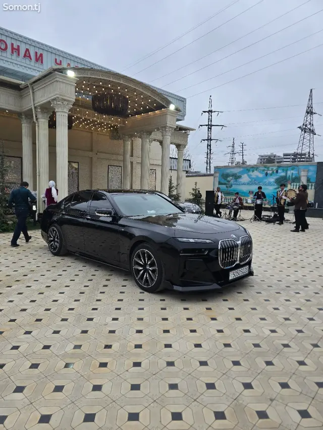 BMW 7 series 2011 · 3.0 AT