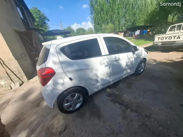 Chevrolet Spark 2016 · 1.1 AT