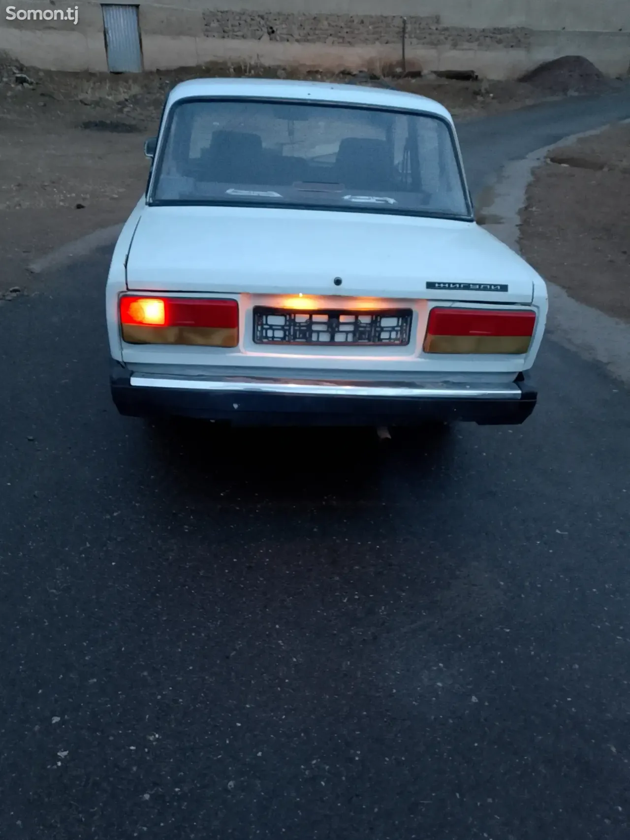 Lada (ВАЗ) 2107 2004 · 1.6 MT