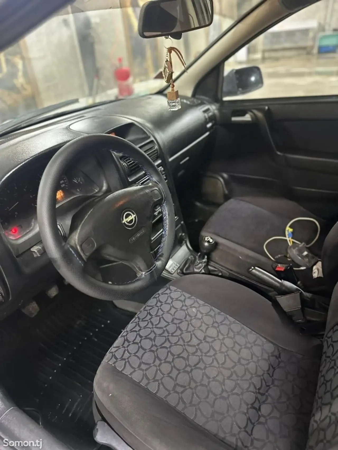 Opel Astra G 1999 · 1.6 MT