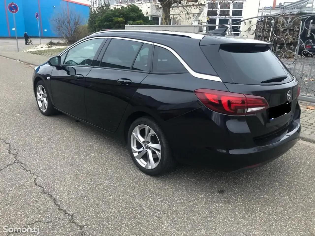 Opel Astra K 2017 · 1.6 AT
