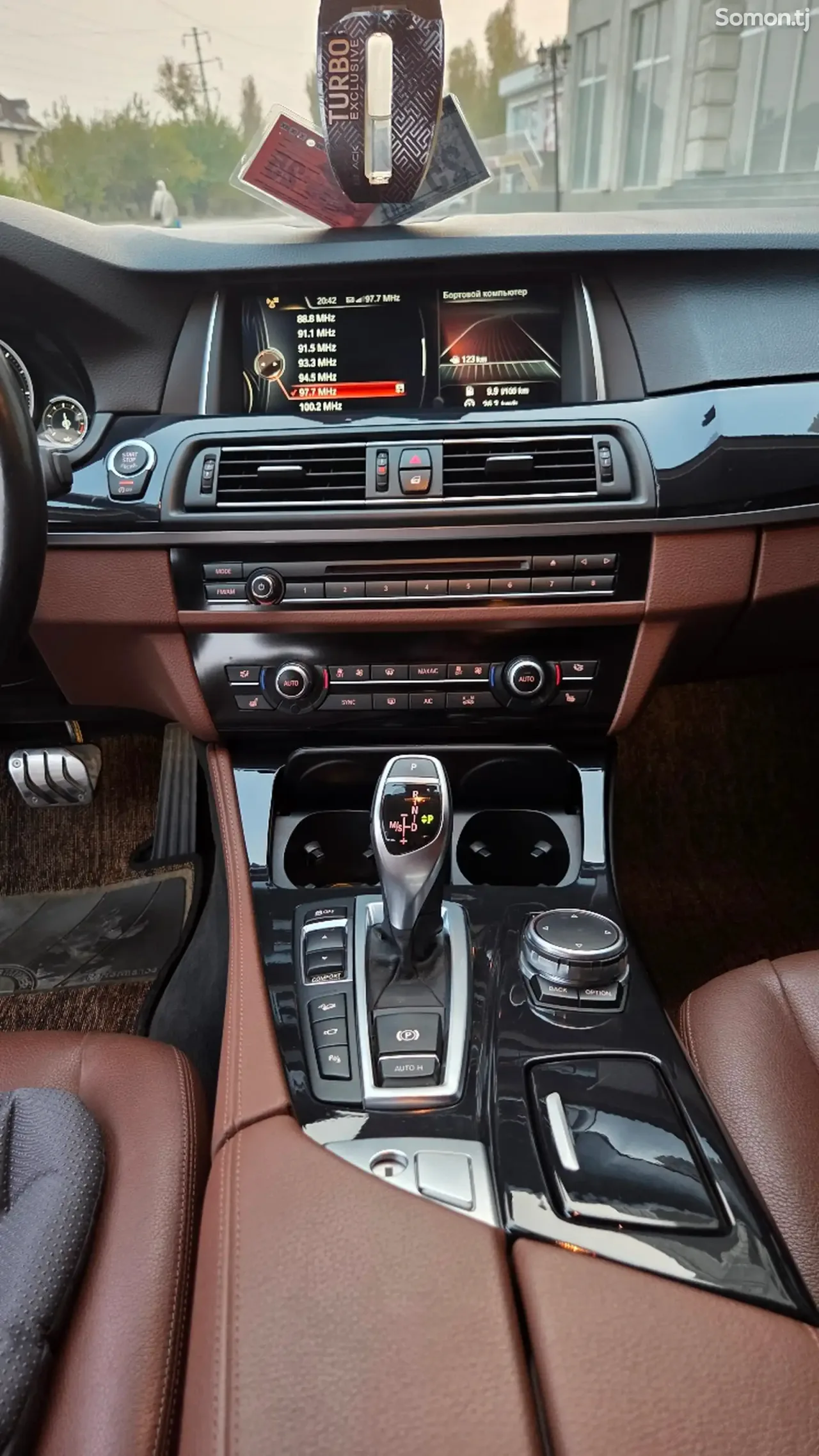 BMW 5 series 2016 · 3.0 AT