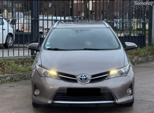 Toyota Auris 2014 · 1.8 AT