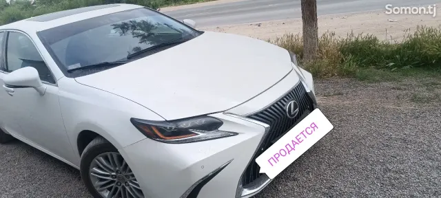 Lexus ES series 2016 · 3.5 AT
