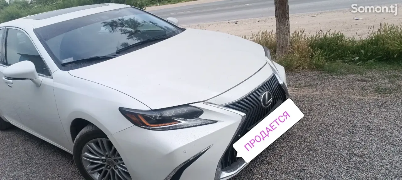 Lexus ES series 2016 · 3.5 AT