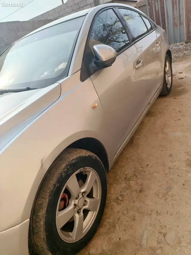 Chevrolet Cruze 2009 · 1.8 MT