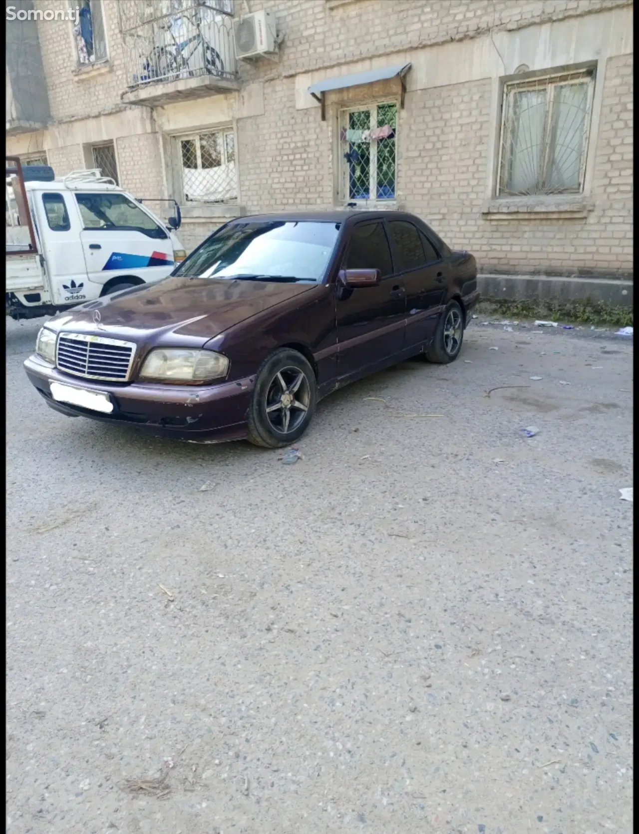 Mercedes-Benz W201 1995 · 2.2 MT