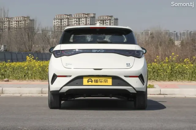 BYD Dolphin 2025 · AT