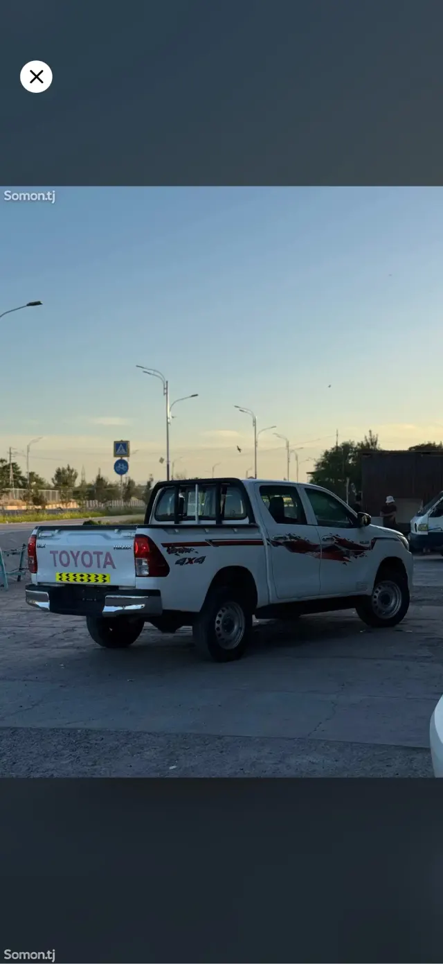 Toyota Hilux 2018 · 2.7 MT