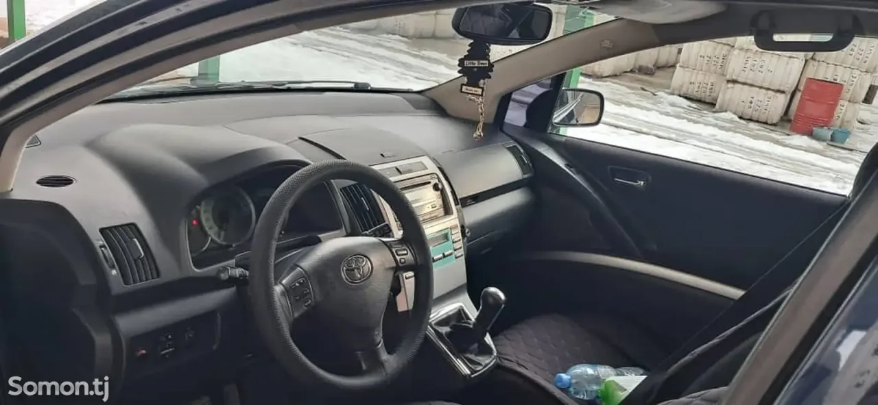Toyota Verso 2008 · 2.2 MT
