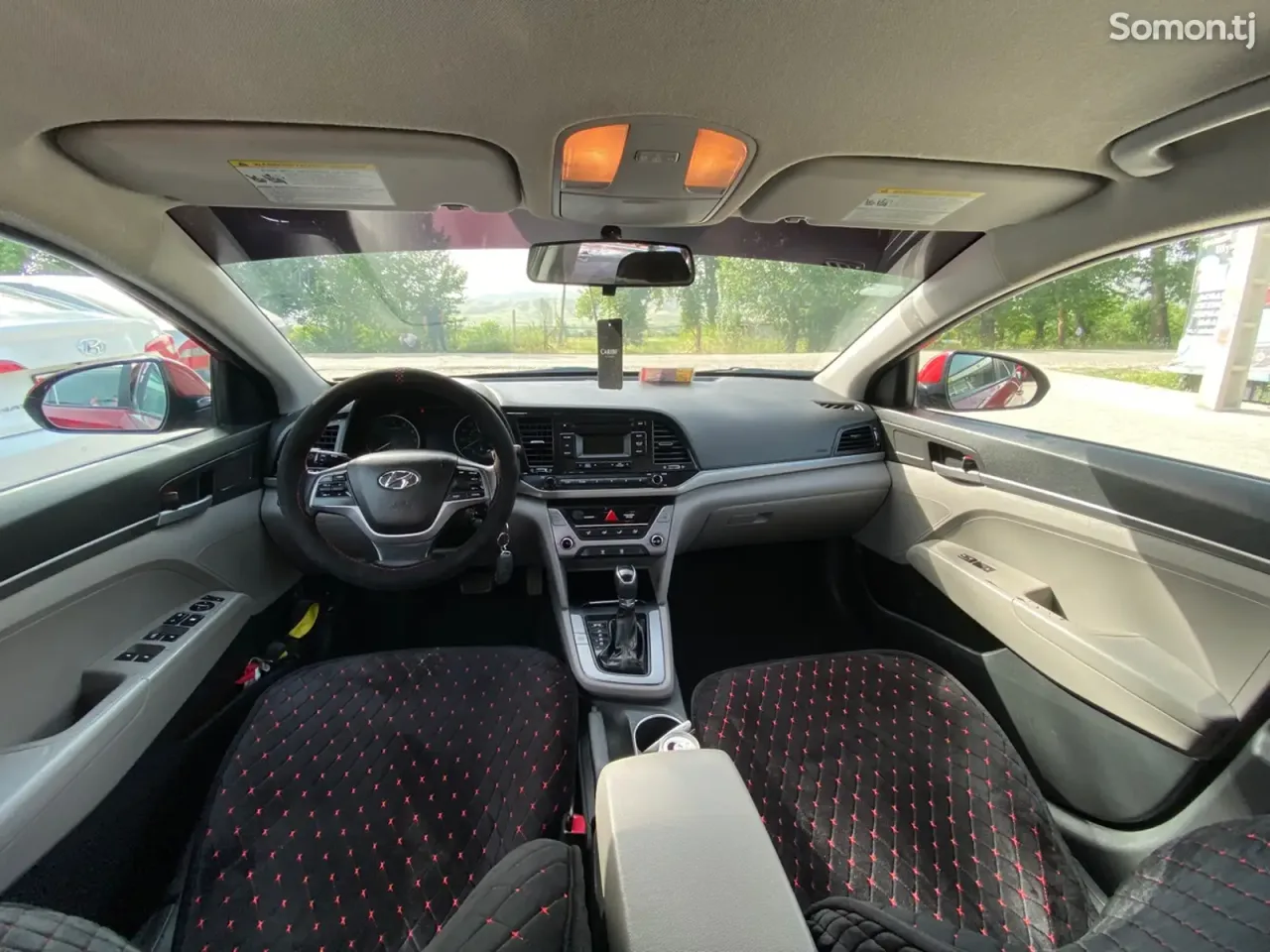Hyundai Elantra 2017 · 1.6 AT
