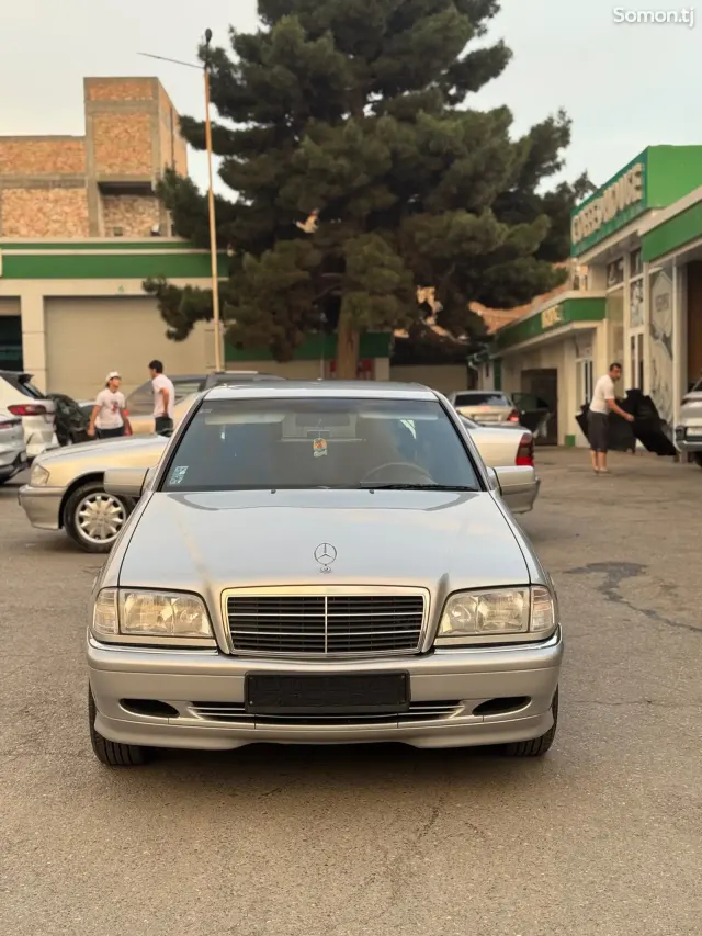 Mercedes-Benz C class 2000 · 1.8 MT