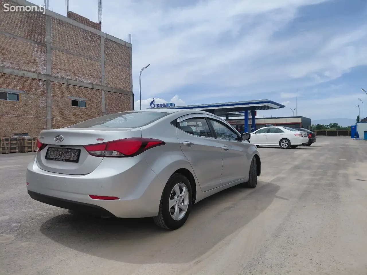 Hyundai Avante 2014 · 1.6 AT