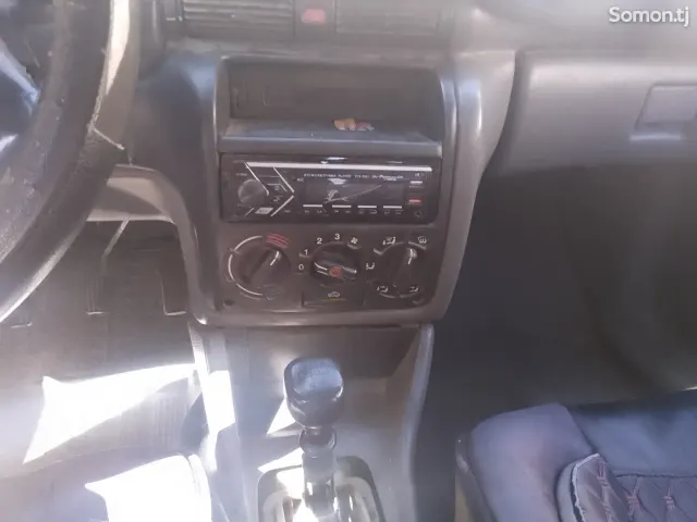 Opel Astra F 1993 · 1.6 MT