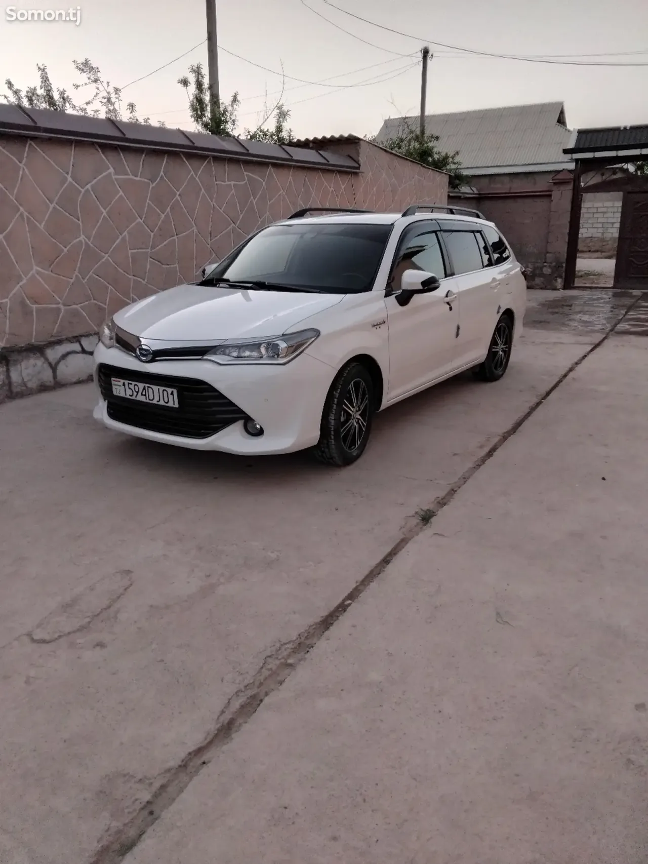 Toyota Fielder 2017 · 1.5 AT