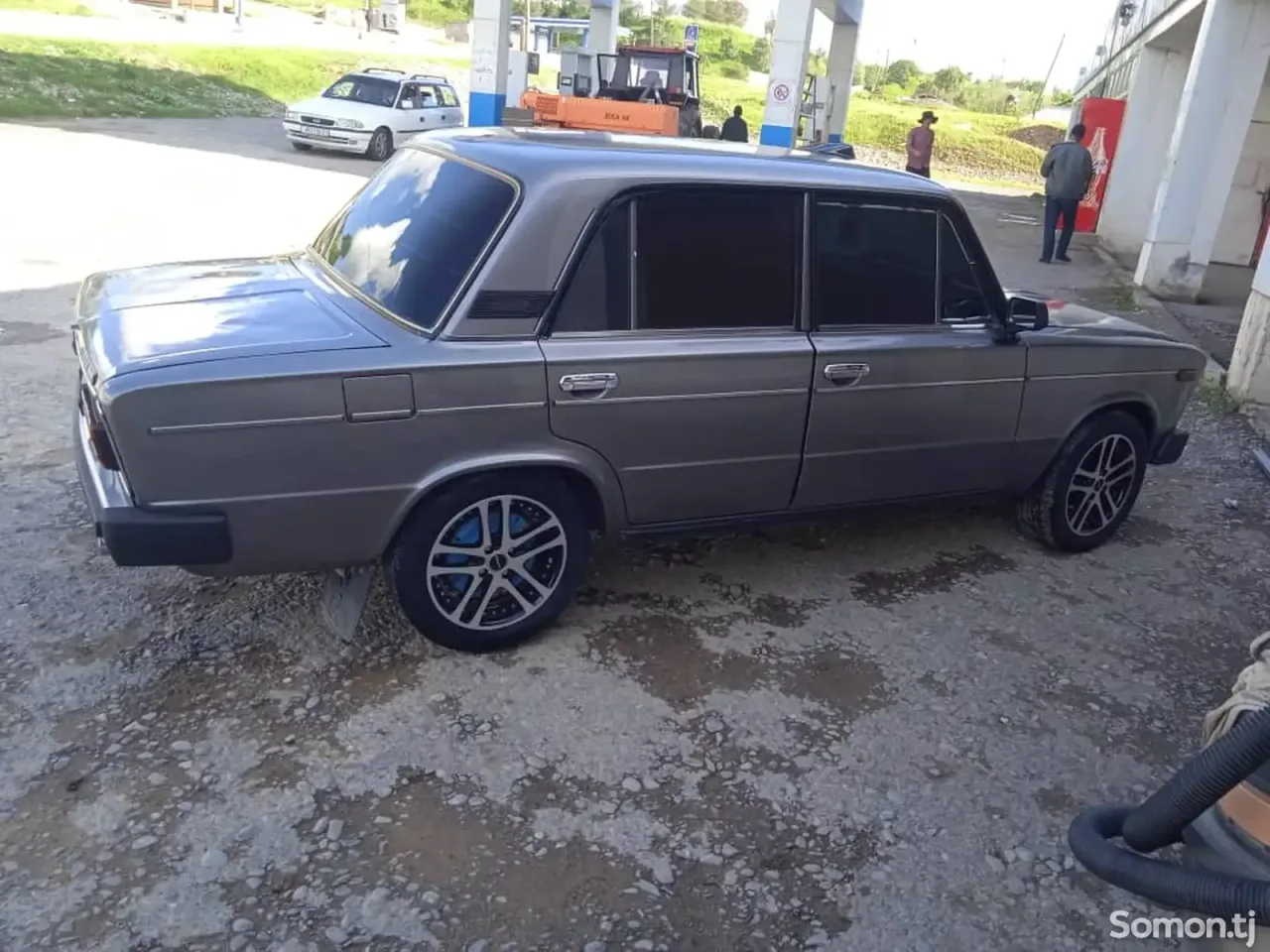 Lada (ВАЗ) 2106 1979 · 1.6 MT