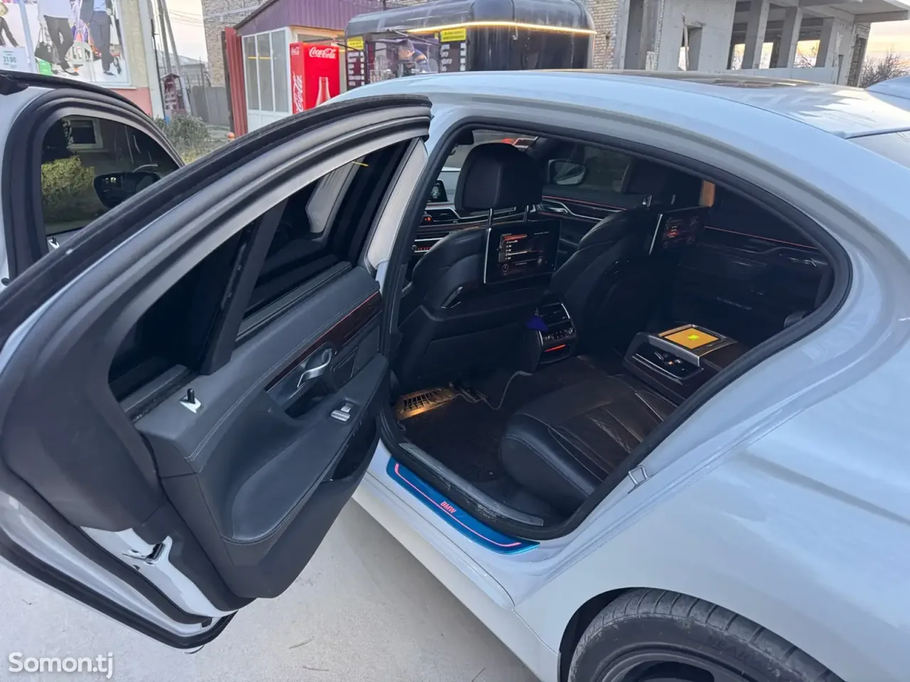 BMW 7 series 2017 · 3.0 AT
