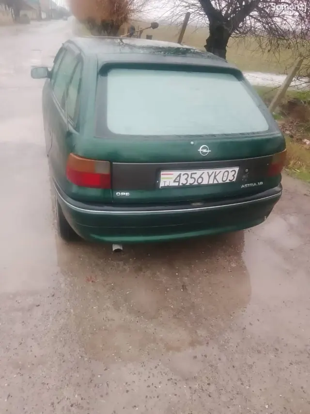 Opel Astra F 1997 · 1.6 MT