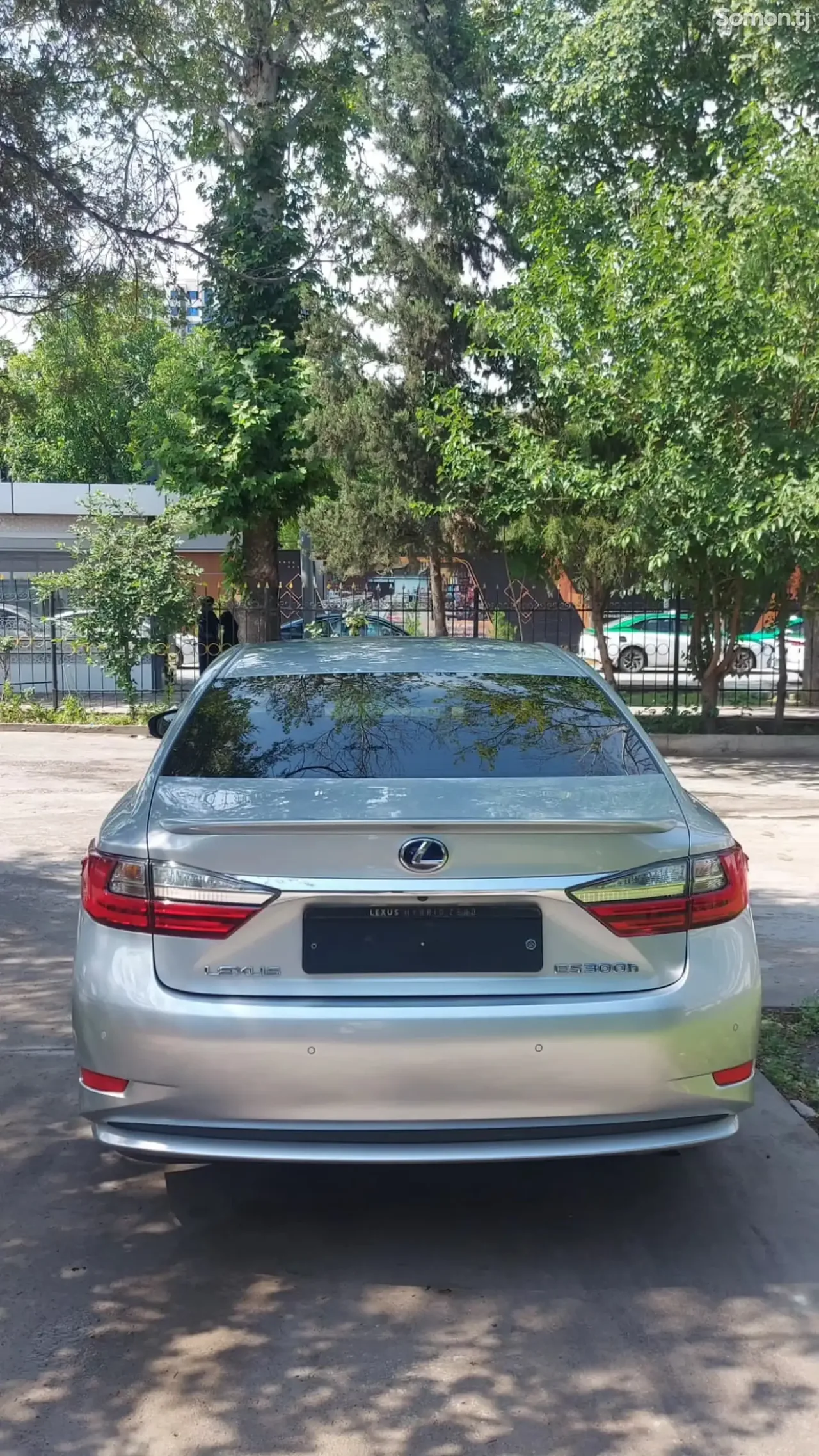 Lexus ES series 2016 · 2.5 AT