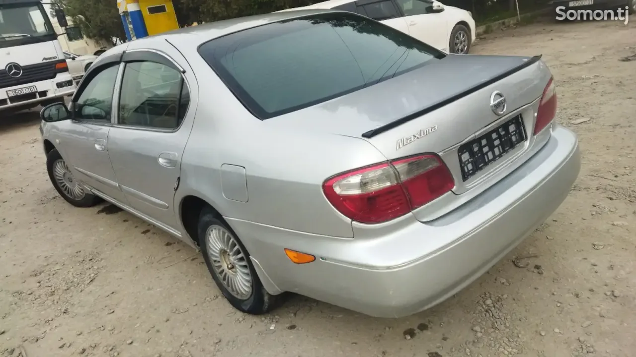 Nissan Maxima 2000 · 2.0 AT