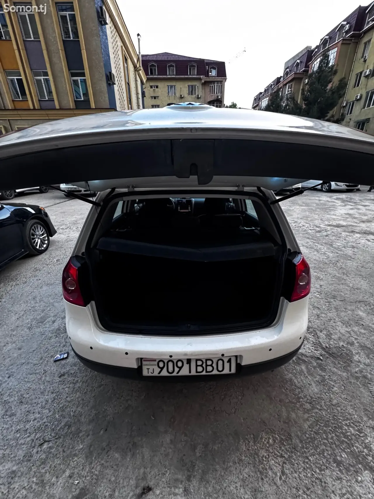 Volkswagen Golf 2009 · 1.6 AT