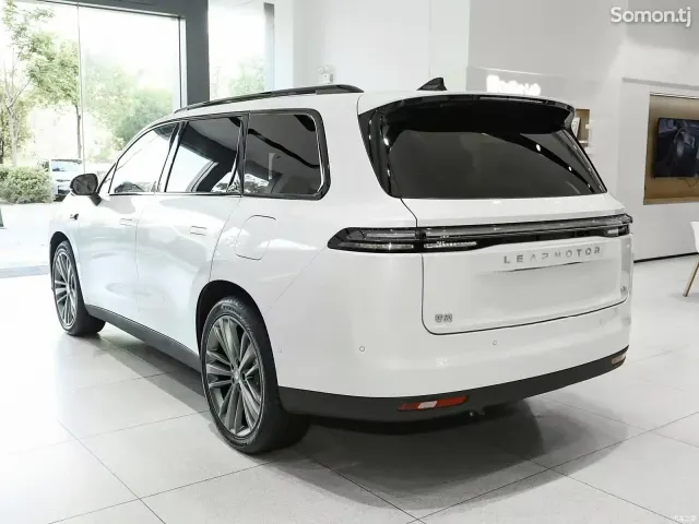 Leapmotor C16 2025 · AT