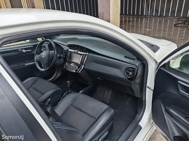 Toyota Fielder 2015 · 1.5 AT