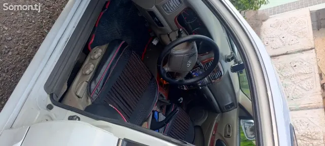 Hyundai Avante 2002 · 1.8 MT
