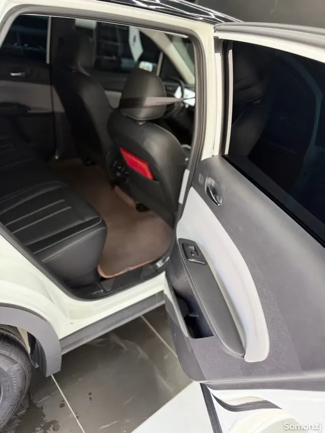 Dongfeng L7 2025 · AT