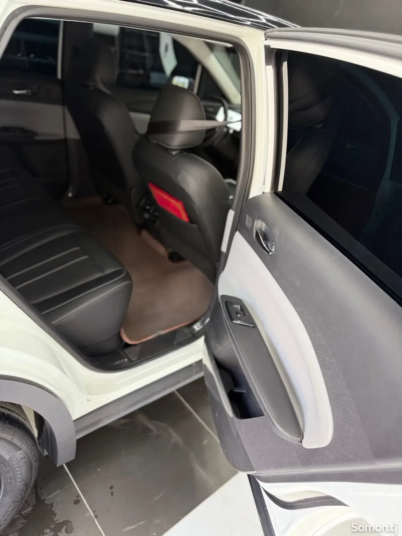Dongfeng L7 2025 · AT