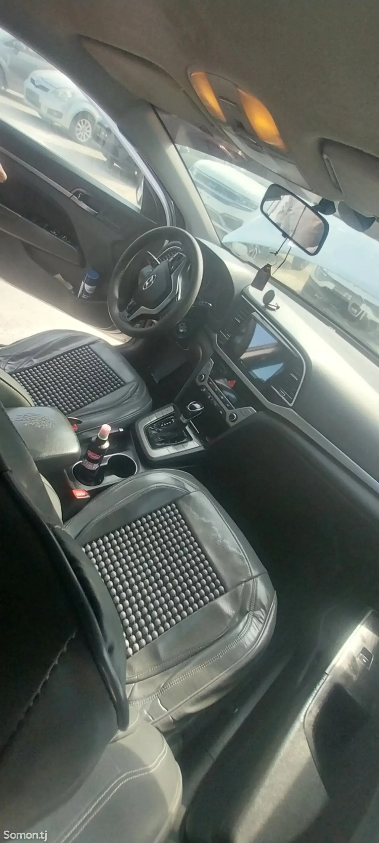 Hyundai Elantra 2018 · 1.6 AT